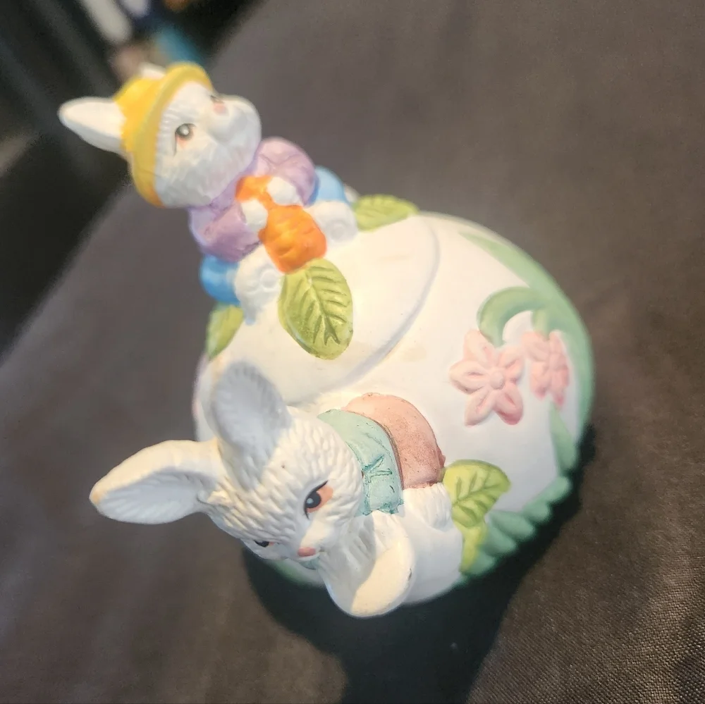 Bunny Rabbit Teapot. - Picture 2 of 5